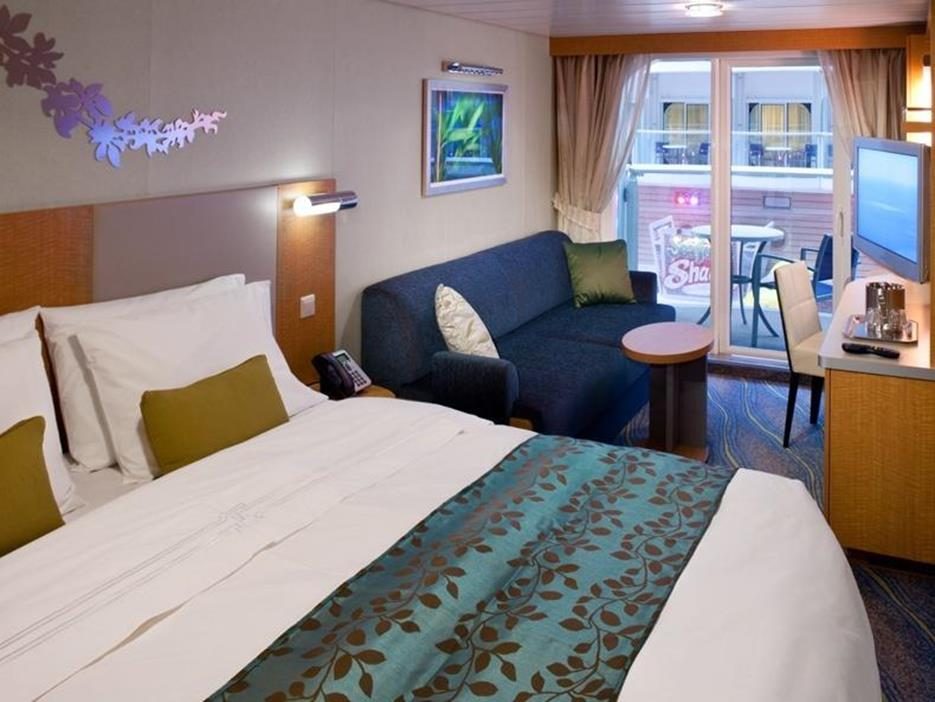 Каюта с балконом на Boardwalk на Allure of the Seas