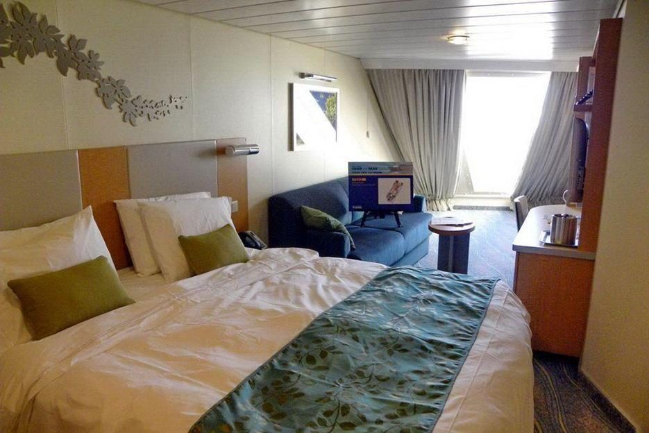 Каюта с окном (Ocean View) на Allure of the Seas