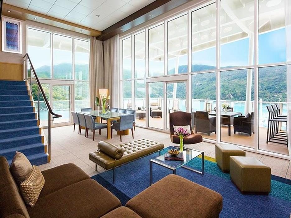 Двухэтажный люкс Royal Loft Suite на Allure of the Seas